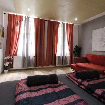 Private Triple Bedroom Rf1 Vienna Exterior photo