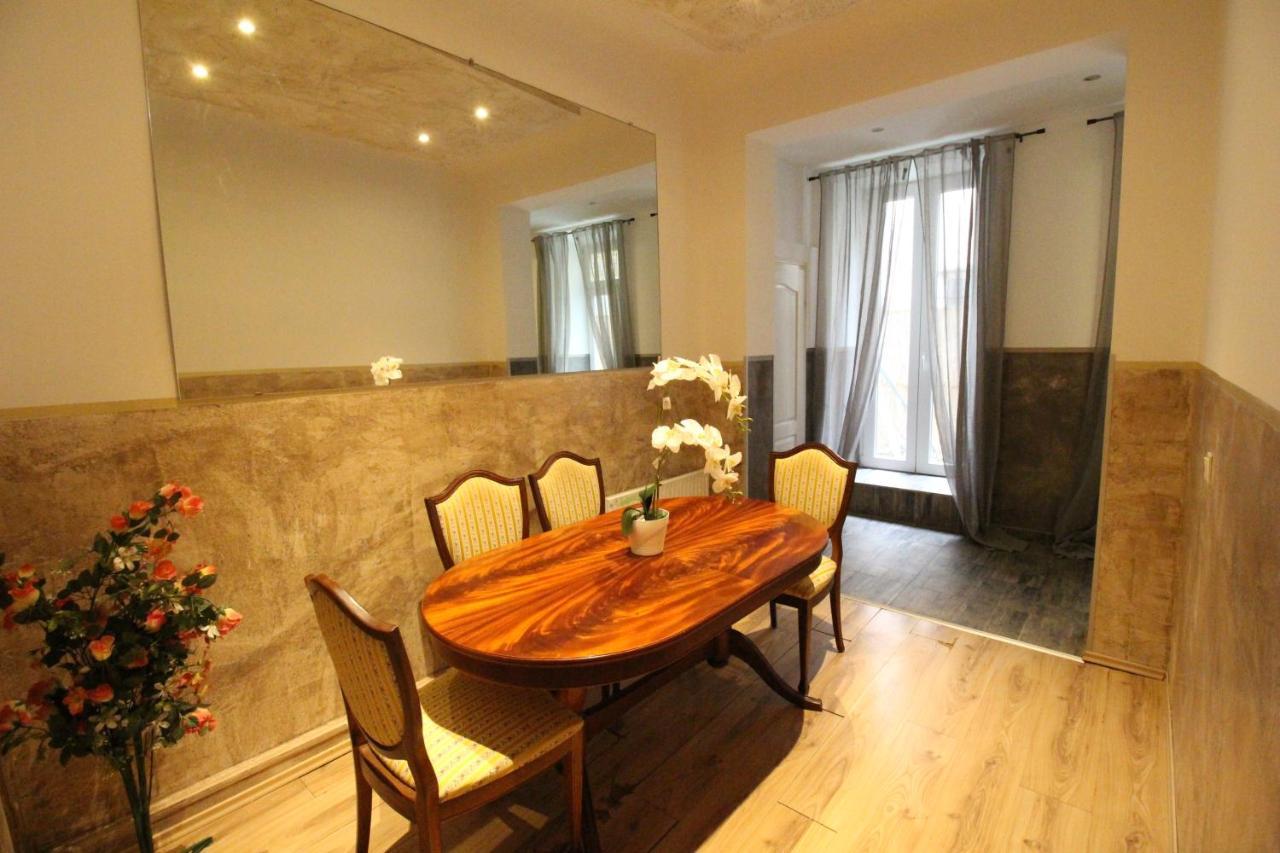 Private Triple Bedroom Rf1 Vienna Exterior photo